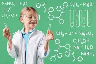 Koruyucu gözlükleri ve açık yeşil arka planda test tüpleri olan sevimli küçük bir kız. Kimya ile ilgili çizimler. Fen okuyorum.