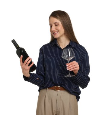 Beyaz arka planda cam ve şarap şişesi olan profesyonel şarap garsonu.