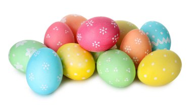 Birçok boyanmış Paskalya yumurtası beyaza boyanmış.