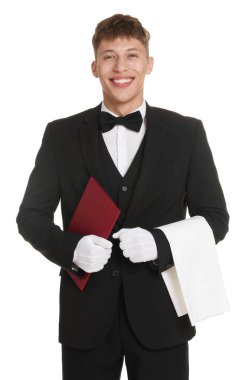 Beyaz arkaplanda havlu ve menü olan garson.