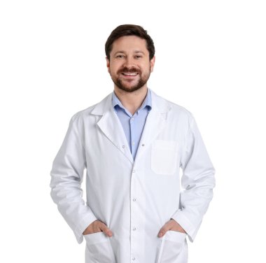 Beyaz arka planda ceketli gülümseyen eczacının portresi