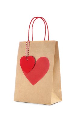 Kalbi beyaza ayrılmış bir hediye paketi. Sevgililer Günü