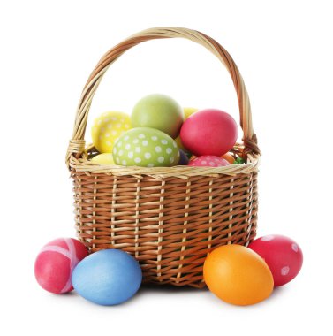 Paskalya sepeti beyaza boyanmış yumurtalar.