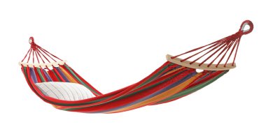 Beyaz yastıklı renkli bir hamak.