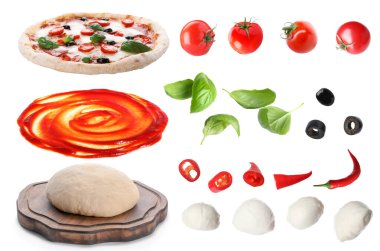 Pizza yapmak. Taze malzemeli kolaj beyaza izole edildi