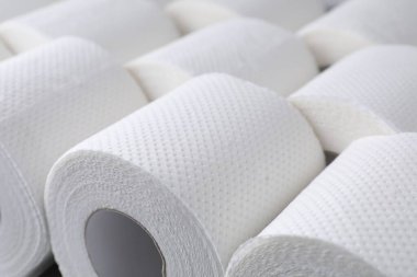 Arka plan olarak tuvalet kağıdı ruloları, yakın plan