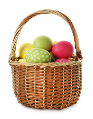 Paskalya sepeti beyaza boyanmış yumurtalar.