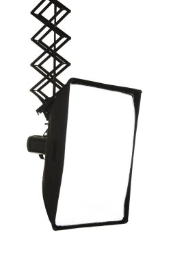 Beyaz arka planda asılı profesyonel yıldırım ekipmanları