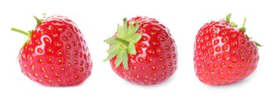 Beyaz üzerine izole edilmiş taze çilekler.