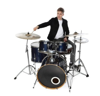 Beyaz arka planda davul çalan adam