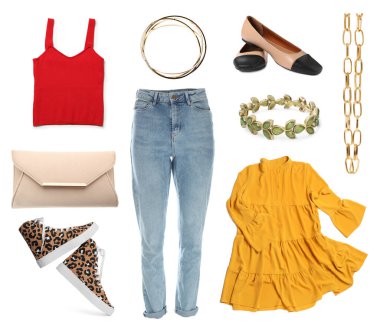 Kadınlar için şık kıyafetler, aksesuarlar ve ayakkabılar. Koleksiyon beyazda izole edildi