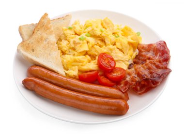 Lezzetli bir kahvaltı. Pastırmalı, sosisli, domatesli ve kızarmış ekmekli leziz omlet.