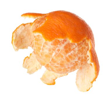 Olgun mandalina kabuğu beyaza izole edilmiş