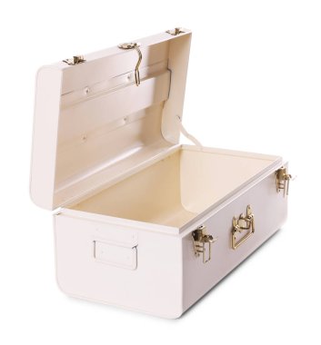 Boş bir bavul beyaza izole edilmiş.