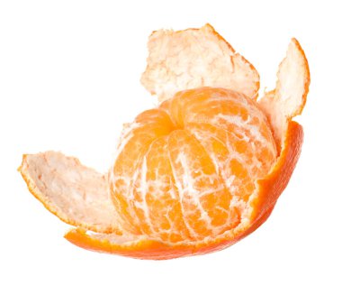 Olgun mandalina kabuğu beyaza izole edilmiş