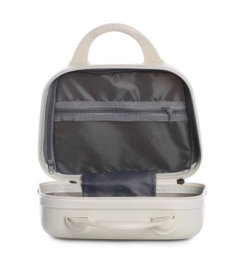 Boş büyük bir bavul beyaza izole edilmiş.