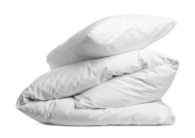 Yatak çarşafları. Temiz durumda yorgan beyazda izole.