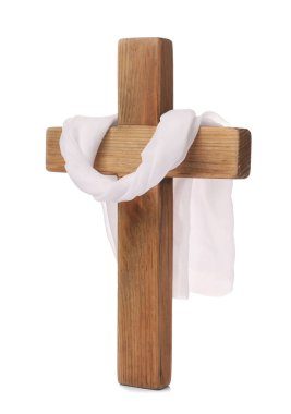 Paskalya özellikleri. Ahşap haç ve kumaş beyazda izole edilmiş.