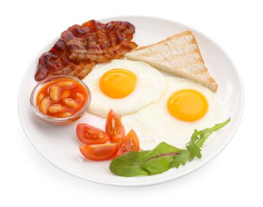 Lezzetli geleneksel İngiliz kahvaltısı beyaz üzerine izole