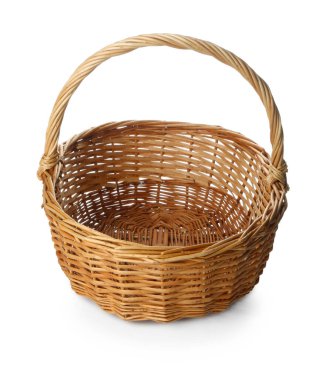 Boş bir hasır sepet beyaza izole edilmiş.