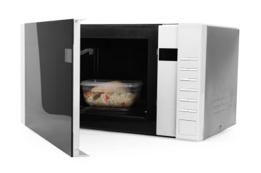 Çağdaş mikrodalga fırında pilav ve tavukla bembeyaz