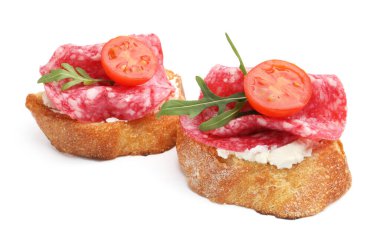 Salam sosisli, krem peynirli ve domatesli nefis bruschettalar.