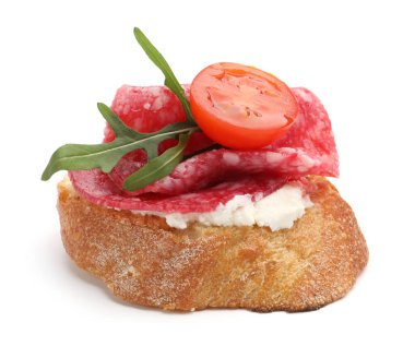 Salam sosisli, krem peynirli ve domatesli nefis bruschetta.