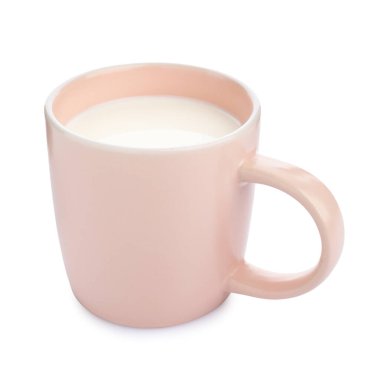 Beyaz bardakta taze süt izole edilmiş.