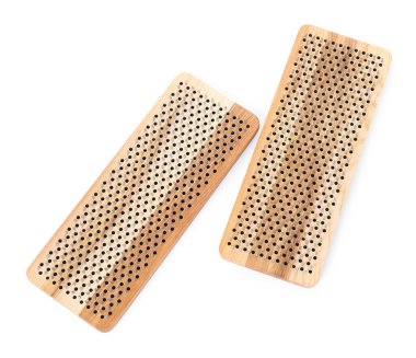 Çivilerin üzerinde duruyor. Sadhu beyaz arka plana karşı, üst görünüm