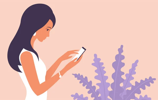 Hermosa Chica Moderna Con Teléfono Inteligente Planta Interior Concepto Cuidar — Vector de stock