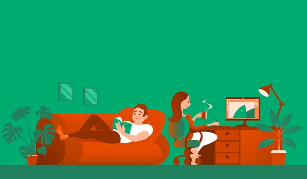 夫婦は家に休息している 男はソファに横になって本を読んでいる 女の子はコンピュータ上でグラフィックデザインを作成します 趣味が好き ベクター漫画バナーイラスト — ストックベクタ