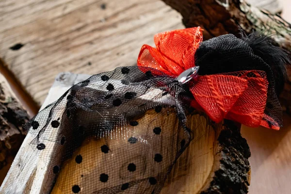 Chapéu Decorativo Clipe Cabelo Com Arco Vermelho Véu Preto Acessório — Fotografia de Stock