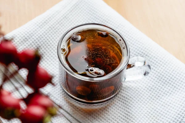 Frutas Hecho Bayas Frutas Rosa Mosqueta Una Taza Vidrio Transparente — Foto de Stock