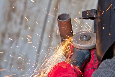 Boru kaynak boncuk işleme zaman kıvılcım