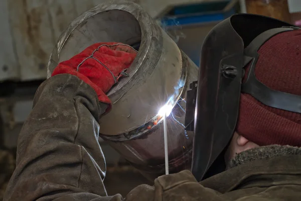 Tubo de acero inoxidable de la muestra del examen manual de la soldadura por arco —  Fotos de Stock