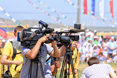 Gazeteciler ile fotoğraf makineleri ve video kameralar, tüm Rus ru