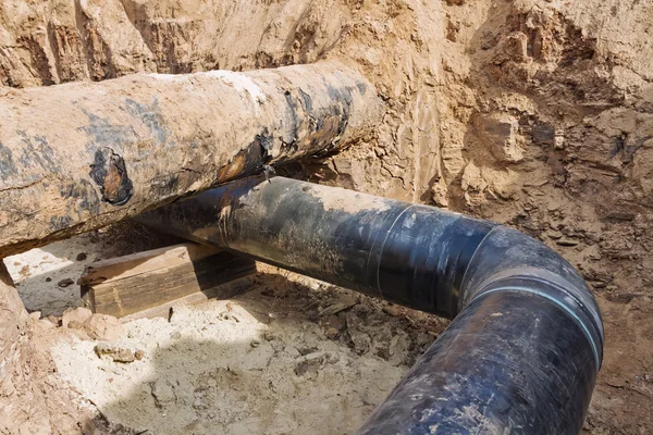 Pipeline befindet sich in der Schutzisolierung — Stockfoto