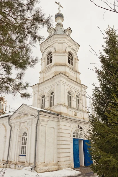 Petite église orthodoxe rurale — Photo