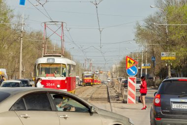 tramvay vardır bir trafik kazası ile ilgili olarak raylar üzerinde 