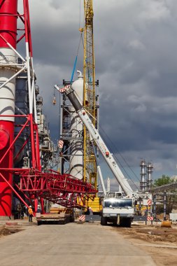 Boşaltma büyük Paletli vinç yardımıyla patlama bölümlerini bir 