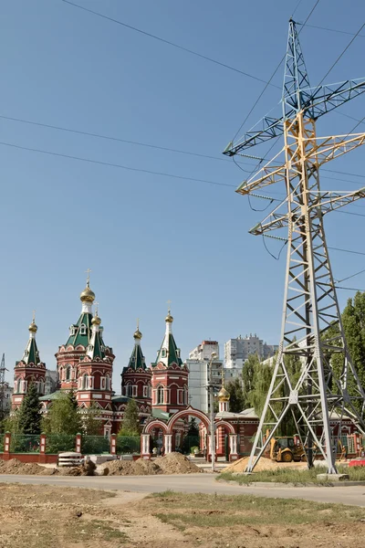 Nabijheid van Kazan kathedraal in Volgograd met een toren voor hoge — Stockfoto