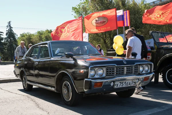 Nissan Cedric GL dark colours at the exhibition of vintage cars — Stock Photo, Image