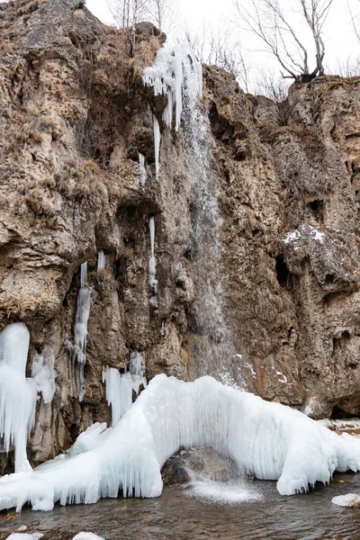Водопады Которые Полностью Замерзают Зимой Стекают Пористых Пород — стоковое фото