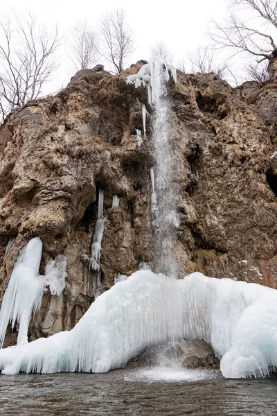 Водопады Которые Полностью Замерзают Зимой Стекают Пористых Пород — стоковое фото