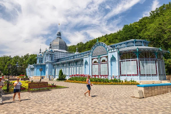 Zheleznovodsk Augus07 푸시킨 갤러리 Pushkin Gallery 전시회 콘서트 행사를 개최하기 — 스톡 사진