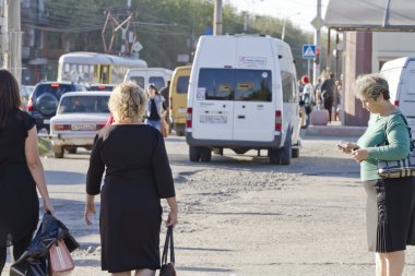 Toplu taşıma yol yüzeyinde korkunç durumu