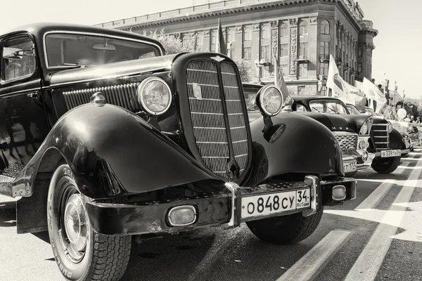 Exposição de carros antigos em celebração — Fotografia de Stock