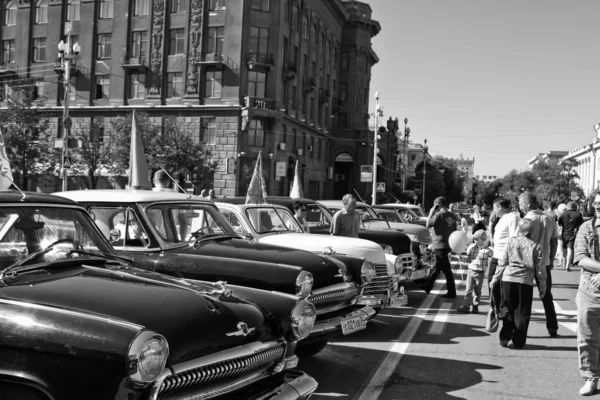 Exposición de coches antiguos en celebración — Foto de Stock