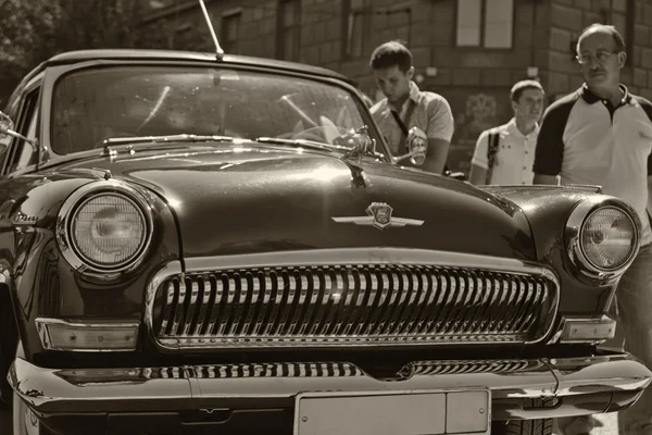 Exhibition of vintage cars in celebration — Stock Photo, Image