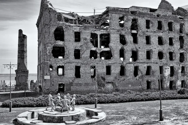 Les ruines du moulin de Gerhardt. Noir et blanc — Photo